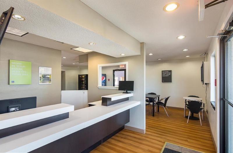 Studio Inn Extended Stay Oklahoma City Airport By Oyo エクステリア 写真