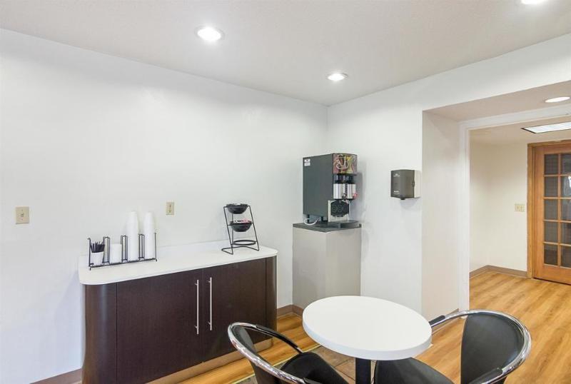 Studio Inn Extended Stay Oklahoma City Airport By Oyo エクステリア 写真