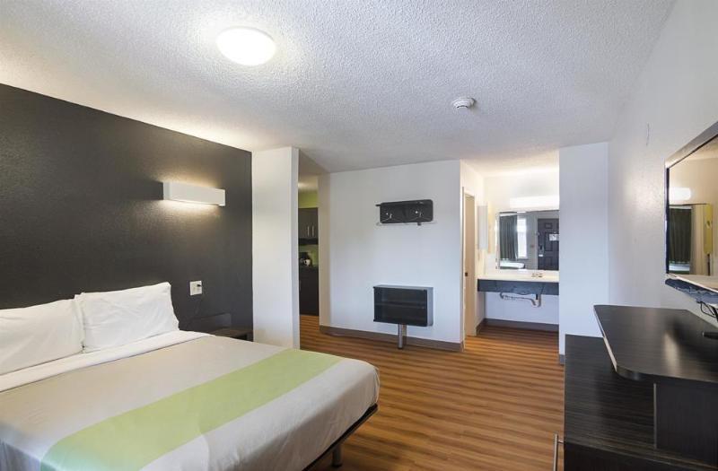 Studio Inn Extended Stay Oklahoma City Airport By Oyo エクステリア 写真