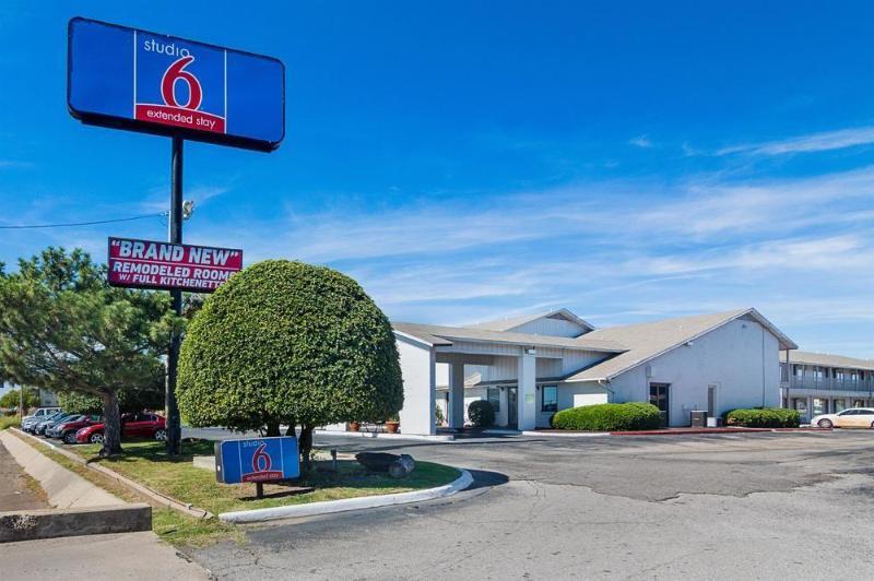 Studio Inn Extended Stay Oklahoma City Airport By Oyo エクステリア 写真